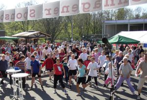 Aufwärmen für den Sponsorenlauf